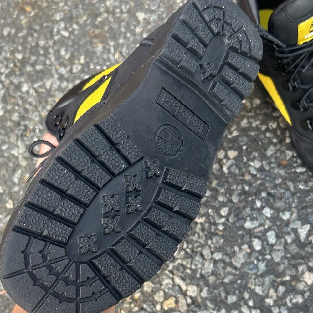 Timberland Kids Black and Gold Outdoor Boots Size 4